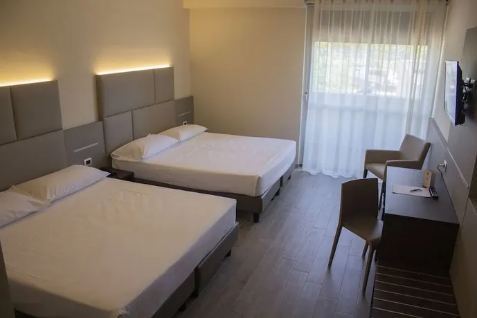 Meeting Hotel - Image 1