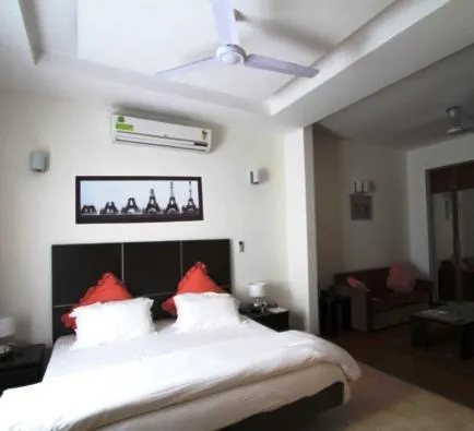 Comfort Villa Rooms and Suites - Image 1