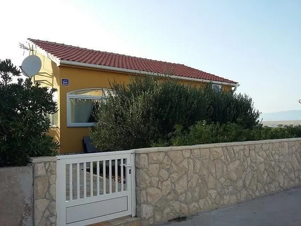 Guest house Island Gold - Image 1