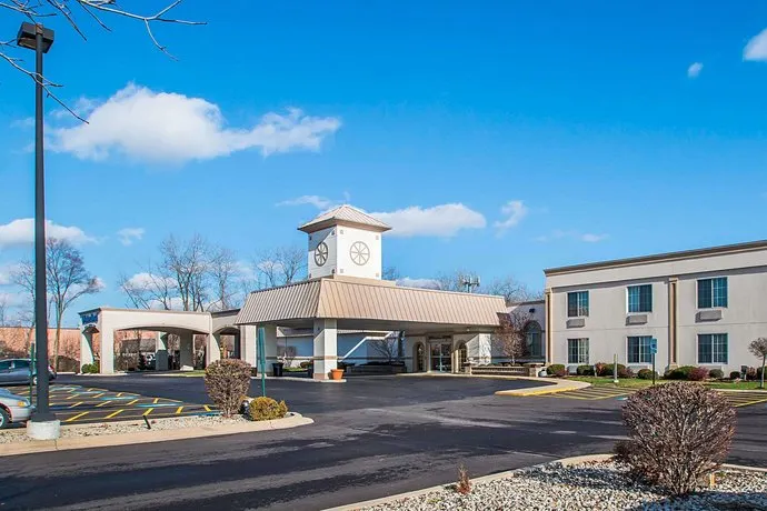 Clarion Inn Elmhurst - Oakbrook - Image 1
