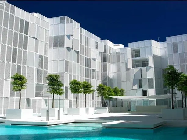Pool Apartment - Image 1