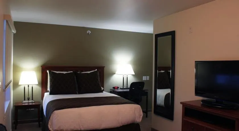 Noble Inn - Image 1
