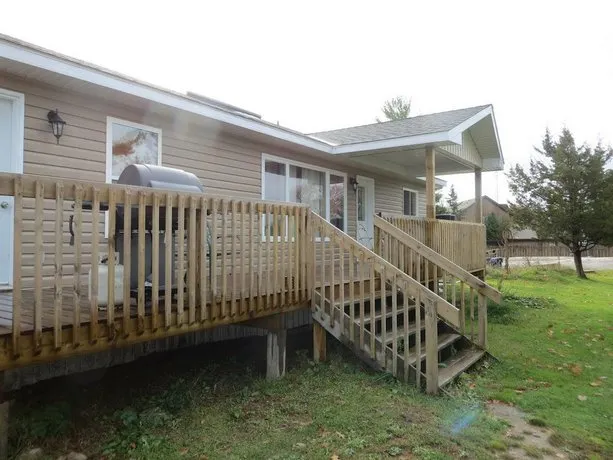 Hall's Housekeeping Cottages - Image 1
