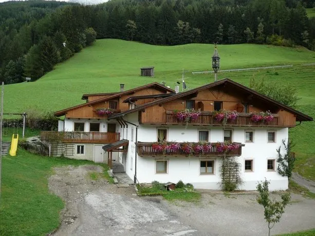 Grossarzbachhof - Image 1