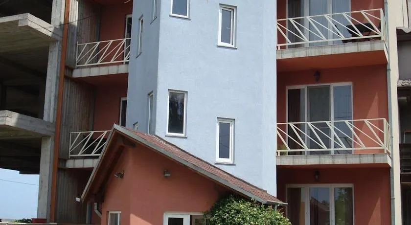 Rimhaus Residence - Image 1