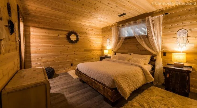 Chalet Tao Par Les Chalets Spa Canada - Image 1