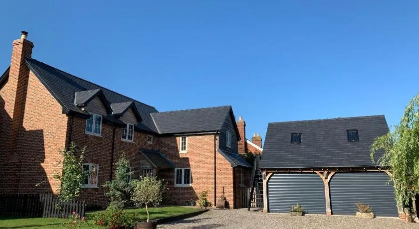 Beautiful Countryside Home - Image 1