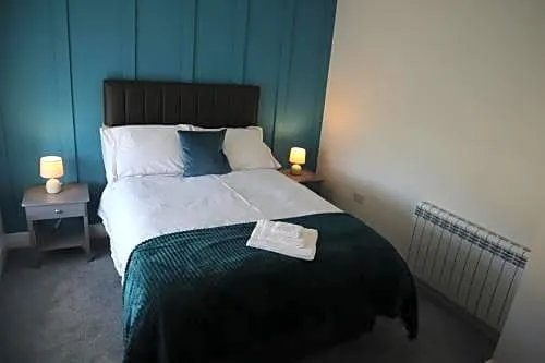 The Lodge Accommodation - Image 1
