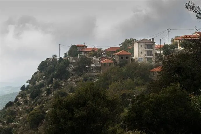 Vloggos Guesthouse - Image 1