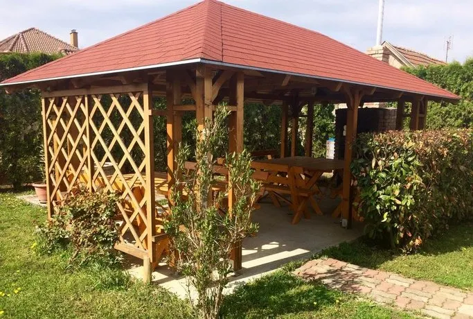 Aqua Azur Guesthouse - Image 1