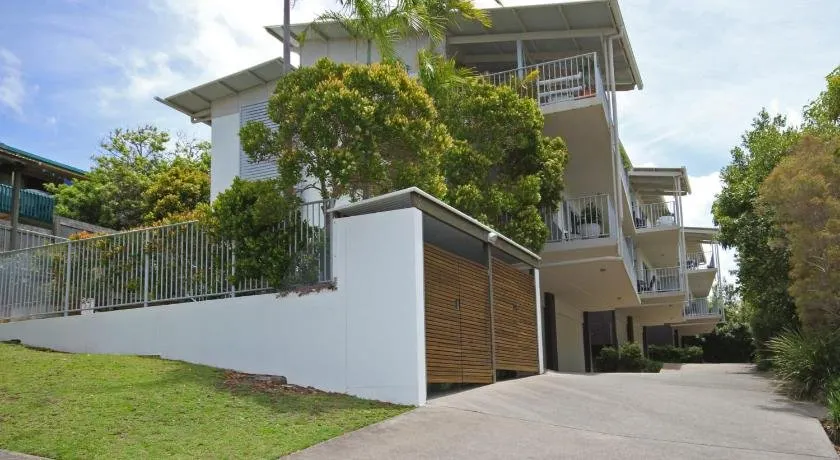 Unit 2 'Sea Breeze Villas', Coolum Beach - Image 1