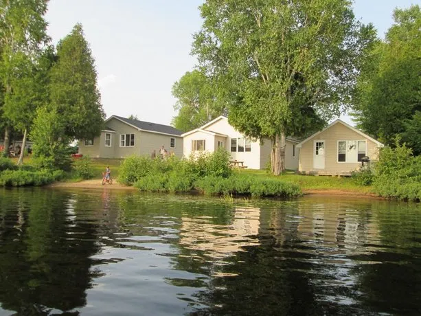Lake St. Peter Cottage Resort - Image 1