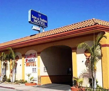 Vip Inn and Suites Cudahy - Image 1