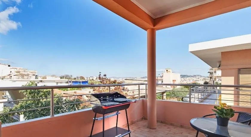 Sunny Luxury Apartment - Image 1