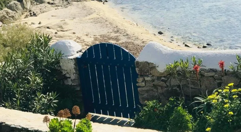 Mykonos Le Grand Bleu Beachfront Suite - Image 1