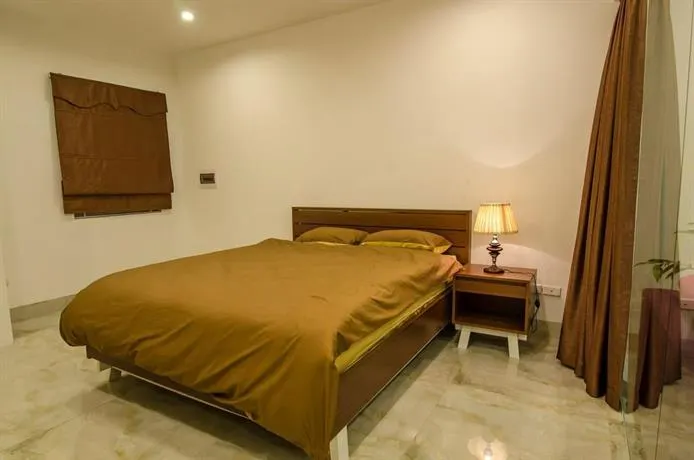 Louis 25 Apartment - Image 1