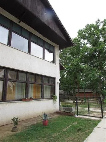Tolgyfa Panzio - Image 1