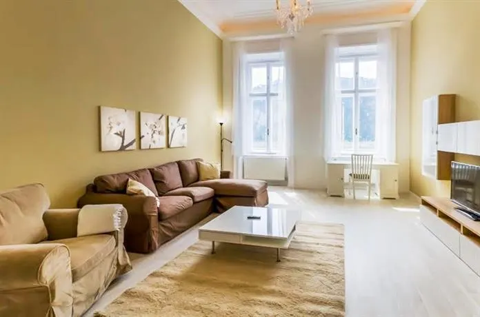 Luxury With Danube View Apartments - Image 1