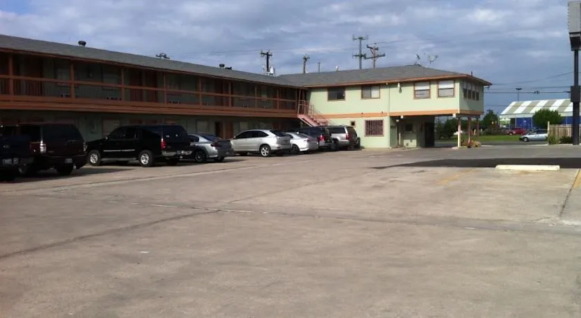 El Mio Motel - Image 1
