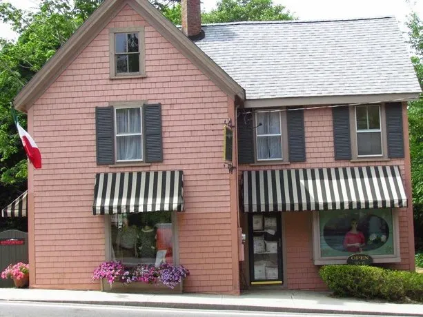 Lorraine Parish's Bed & Breakfast - Image 1