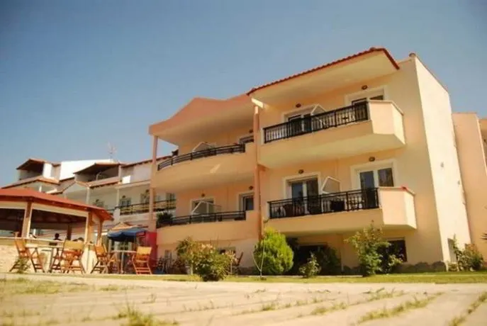 Rachoni Bay - Image 1