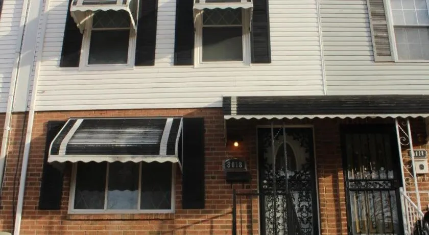 Tuscany 2900 - Classic Italian Style 3Br W Parking Near Airport - Image 1