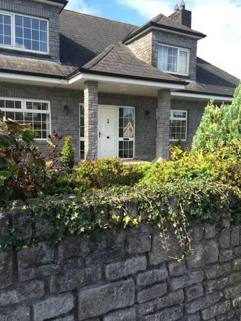 Bradstone House B&B - Image 1