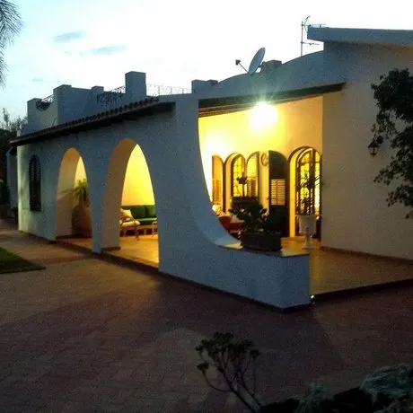 La Pomelia - Image 1