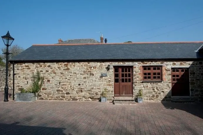 The Tractor Shed 42981 - Image 1