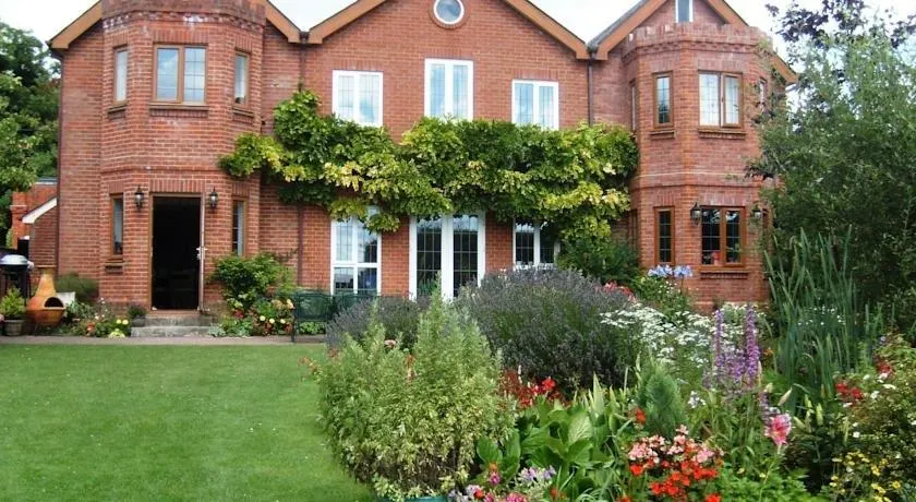 Mandalay Holiday Home - Image 1
