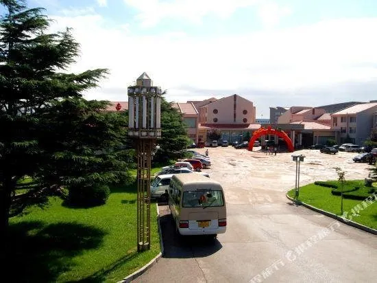 Donghai Hotel (Yantai Military Catering Station) - Image 1
