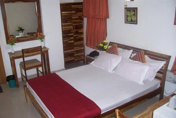 Hotel Laavish - Image 1