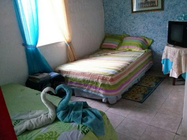 Hostal Cariguana - Image 1