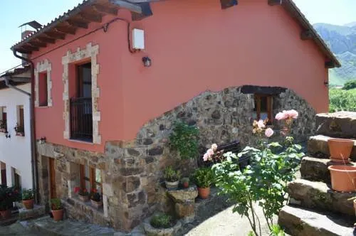 Casa De Aldea La Redondiella - Image 1