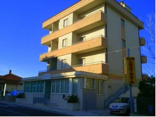 Beach Suite Hotel - Image 1