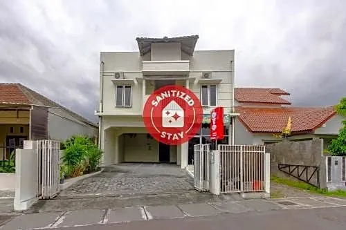 OYO 3083 D Kost 3 Syariah - Image 1