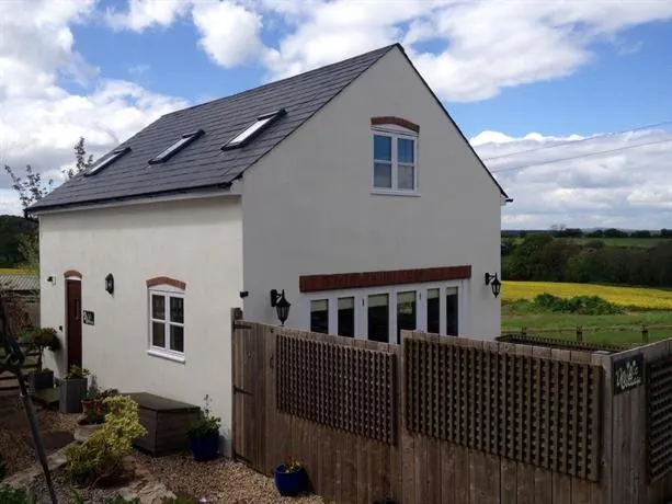 Daisie Cottage - Image 1