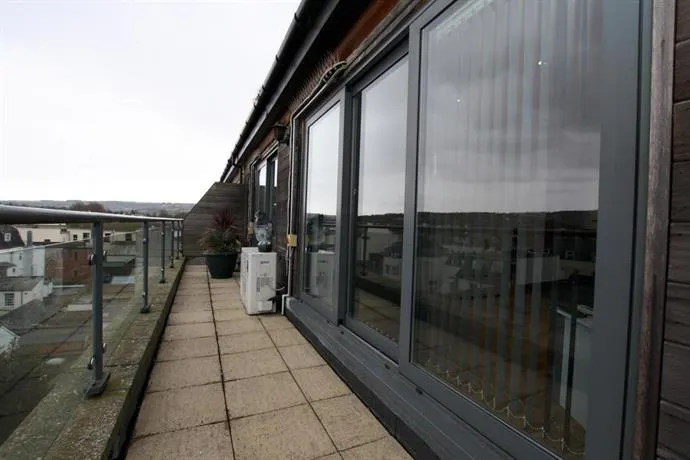 The Penthouse Stagecoach House - Image 1