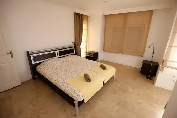 Palm Lane Residence - Image 1