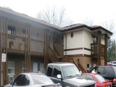 Knights Inn Oshawa - Image 1