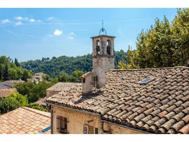 Boutique Village Studio - Image 1