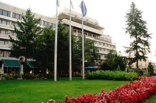 Grand Hotel - Image 1