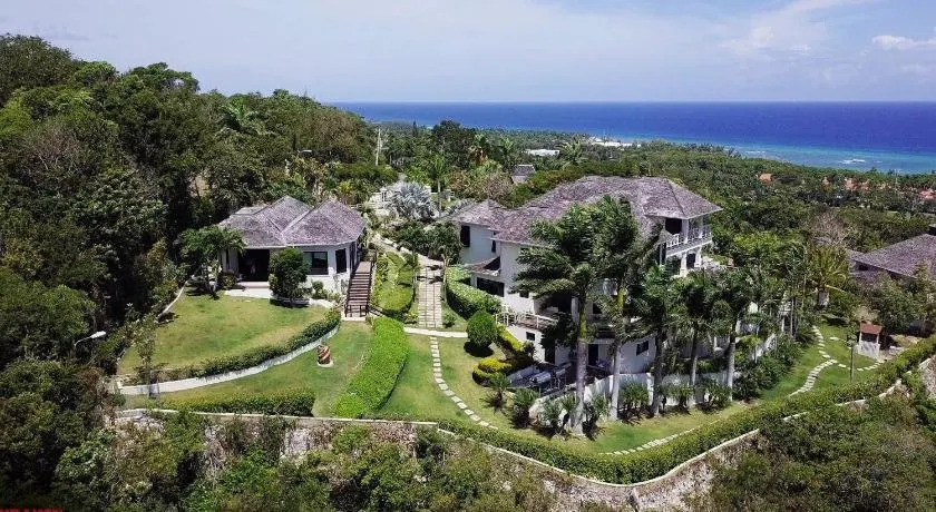 Luxury Villa sleeps 6, Beach Access, Montego Bay - Image 1