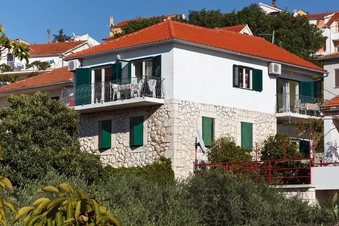 Lina Vrankovic Apartments - Image 1