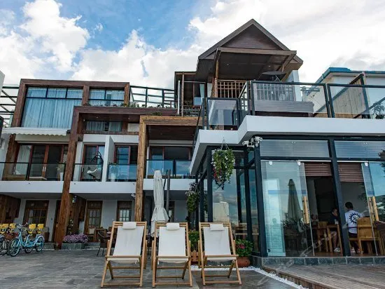 Houhai Puyu Lake View Hotel - Image 1