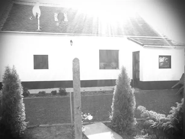 Oreglak Apartmanhaz - Image 1