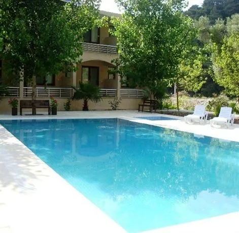 Olympia Hotel - Image 1