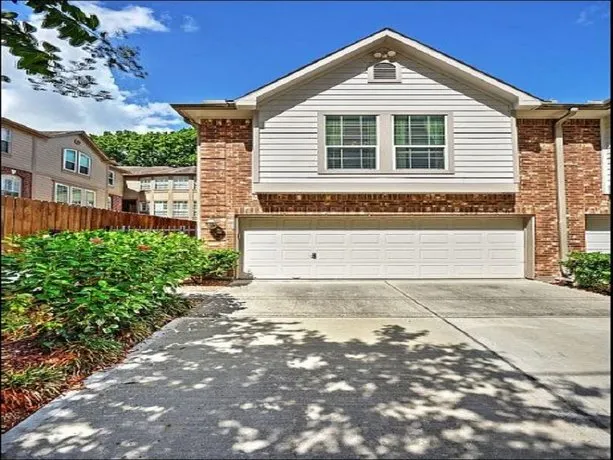 River Oak Retreat - Image 1