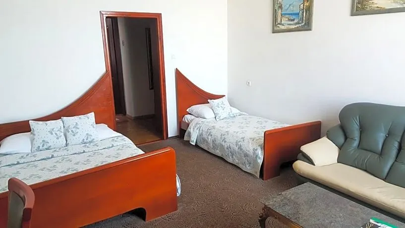 Hotel Bristol - Image 1