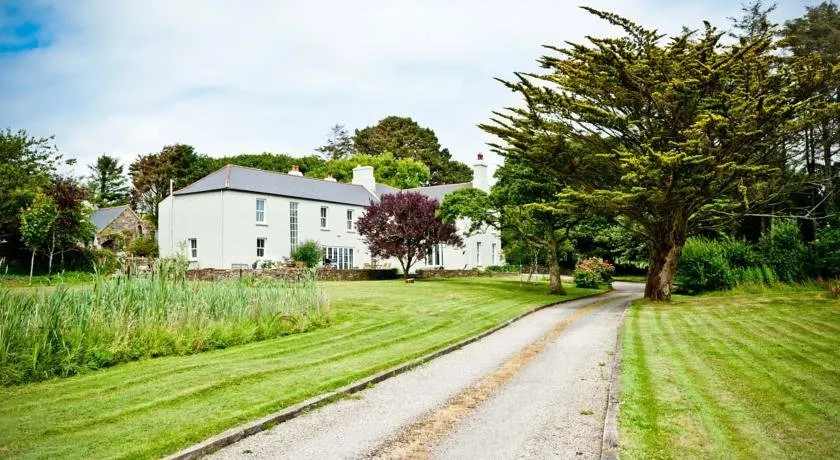 Dunowen House - Image 1